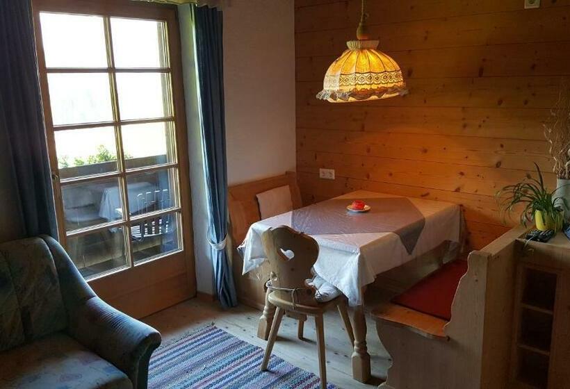 1 Sovrums Lägenhet, Bio Berghof