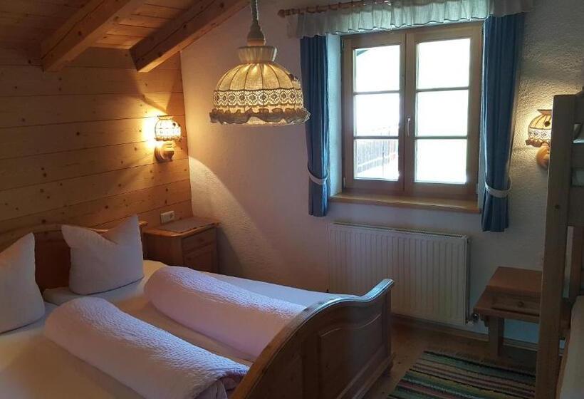 2 Sovrums Lägenhet, Bio Berghof