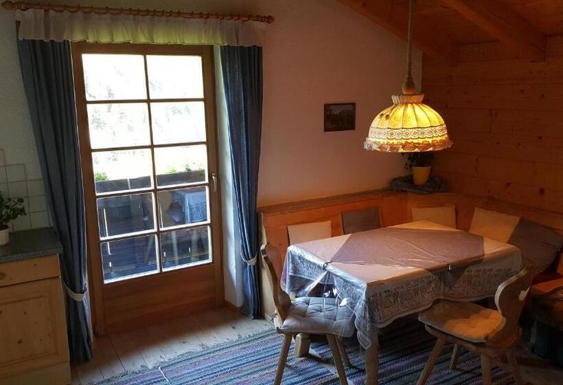 2 Sovrums Lägenhet, Bio Berghof