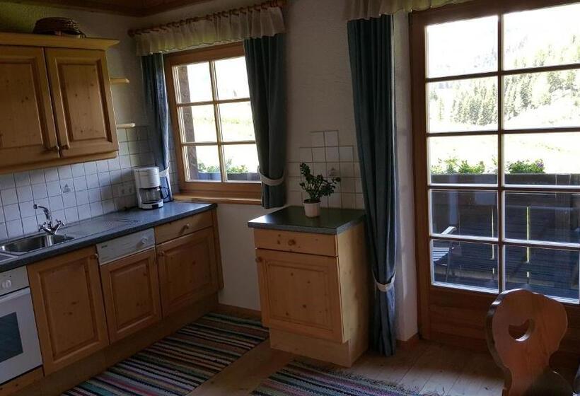 2 Sovrums Lägenhet, Bio Berghof