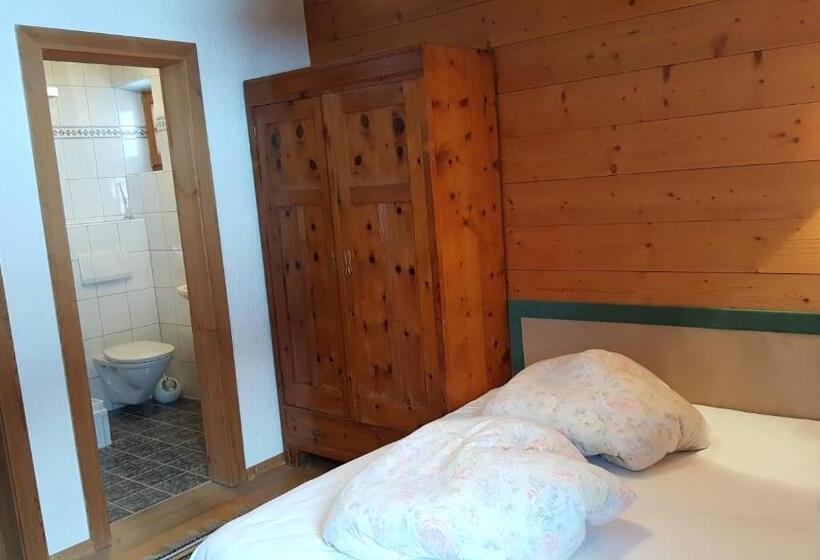 3 Sovrums Lägenhet, Bio Berghof