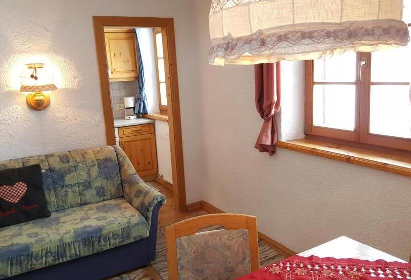 3 Sovrums Lägenhet, Bio Berghof