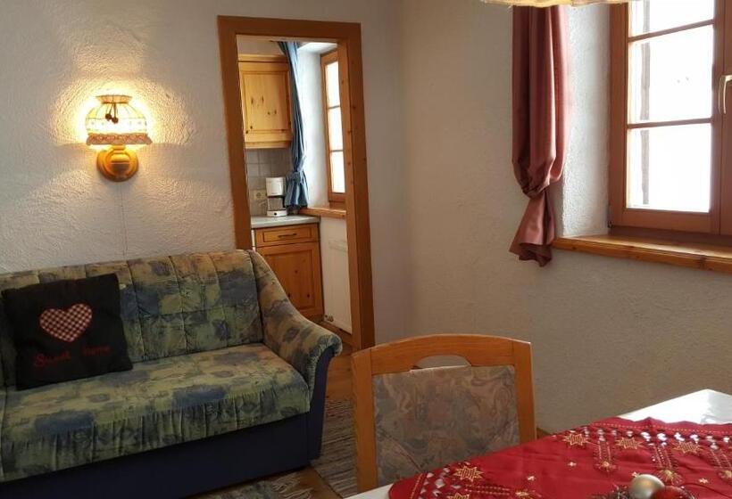 3 Sovrums Lägenhet, Bio Berghof