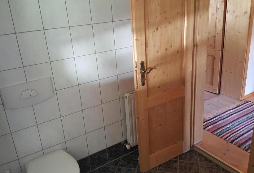 2 Sovrums Lägenhet, Bio Berghof