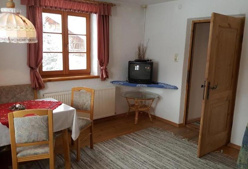 3 Sovrums Lägenhet, Bio Berghof