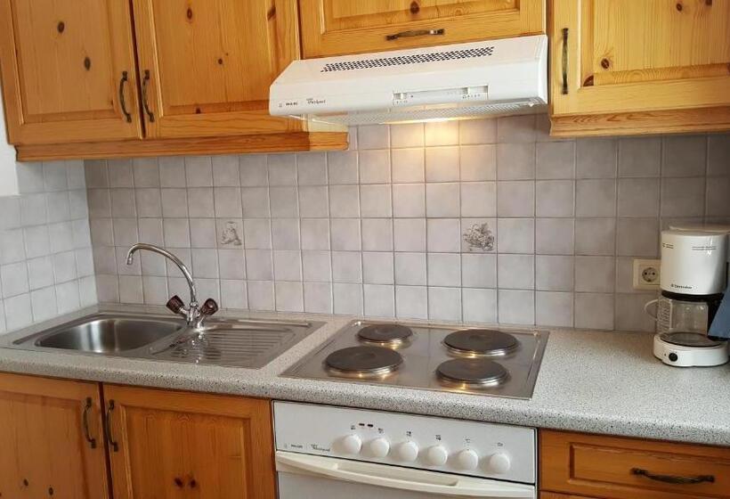 3 Sovrums Lägenhet, Bio Berghof