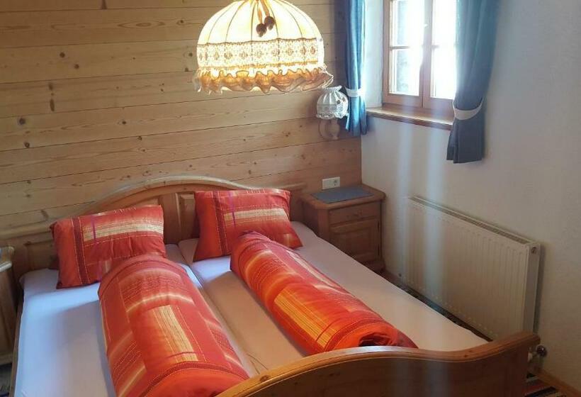 1 Sovrums Lägenhet, Bio Berghof