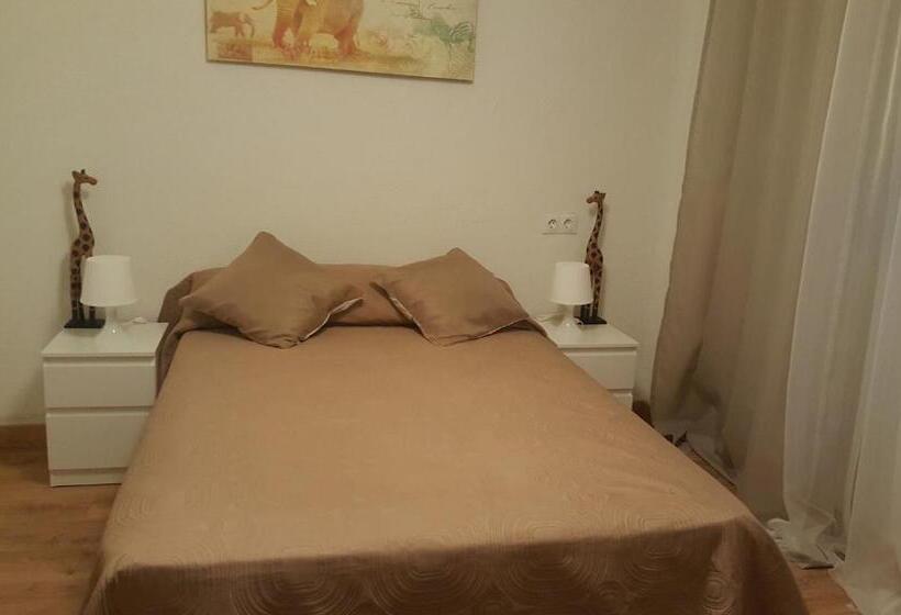 اتاق استاندارد با سرویس بهداشتی مشترک, Pension Yna Holiday