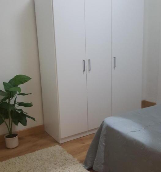 اتاق استاندارد با سرویس بهداشتی مشترک, Pension Yna Holiday