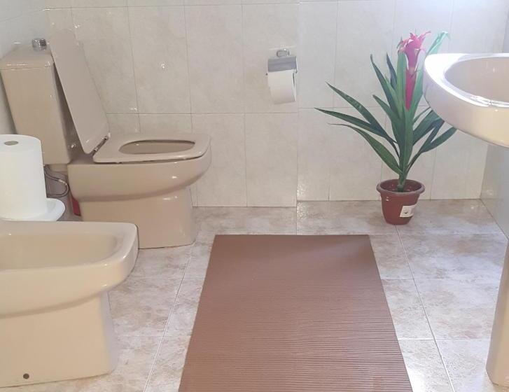 اتاق استاندارد چهارنفره با سرویس بهداشتی مشترک, Pension Yna Holiday