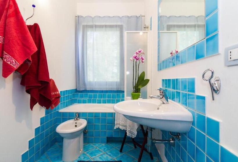 Номер Стандарт Вид на Сад, A Villa Ada B&b