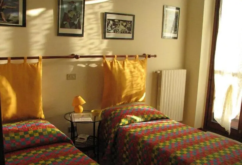 バス共有のスタンダードルーム, B&b Il Glicine Di Basiglio