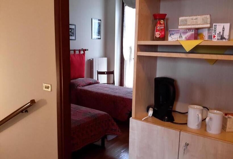 חדר סטנדרט חדר אמבטיה משותף, B&b Il Glicine Di Basiglio