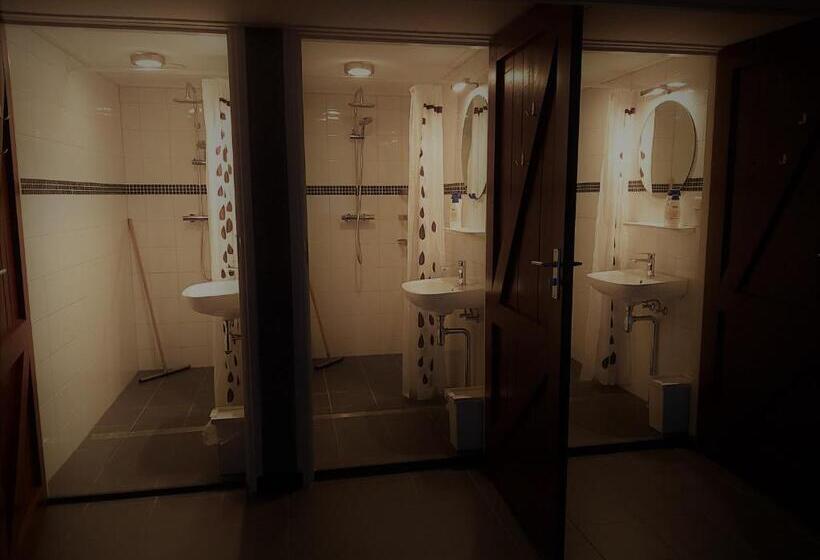 חדר סטנדרט לשלושה, De Hammerhoeve