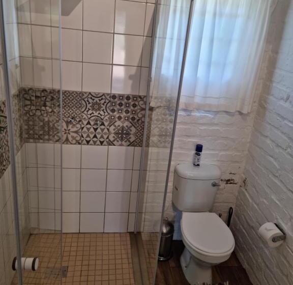 شقة غرفة واحدة, Greenhouse Accommodation