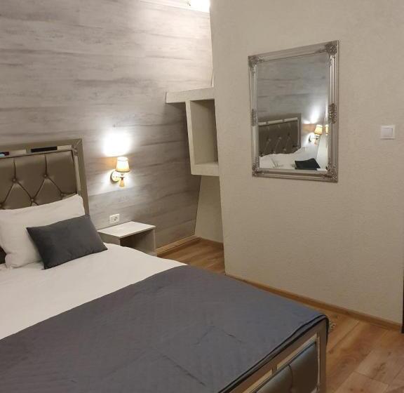 标准间, Hanu Lu Mos Opinca