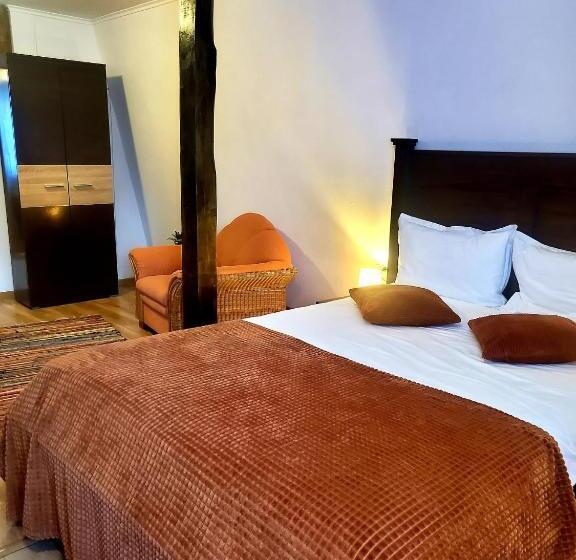 小型套房, Hanu Lu Mos Opinca