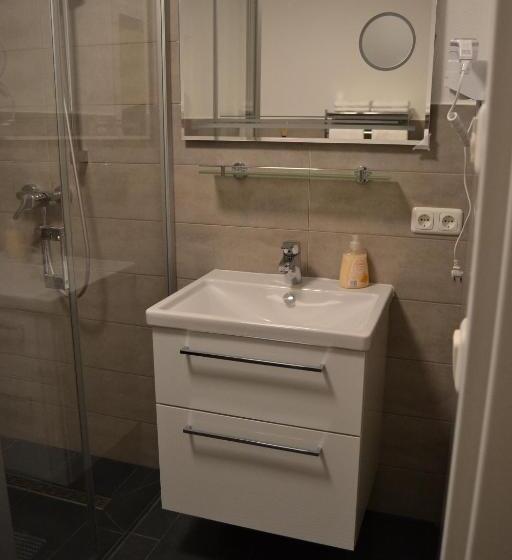 带1个卧室的带阳台的公寓, Aparthotel Sebastian