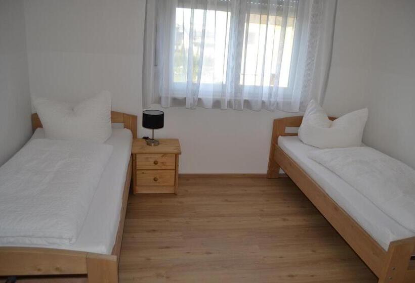带1个卧室的带阳台的公寓, Aparthotel Sebastian