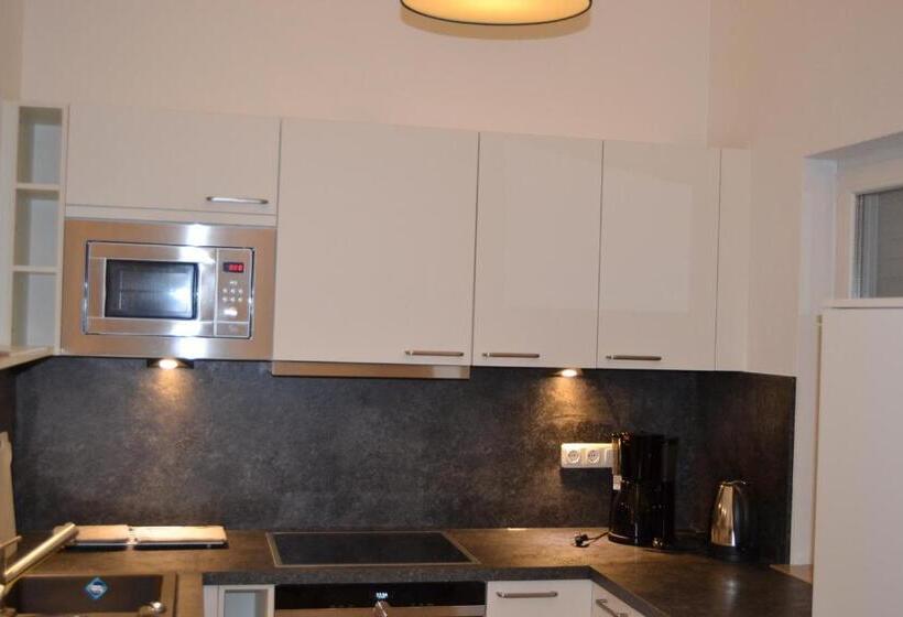 Апартаменты 1 Спальня с Балконом, Aparthotel Sebastian