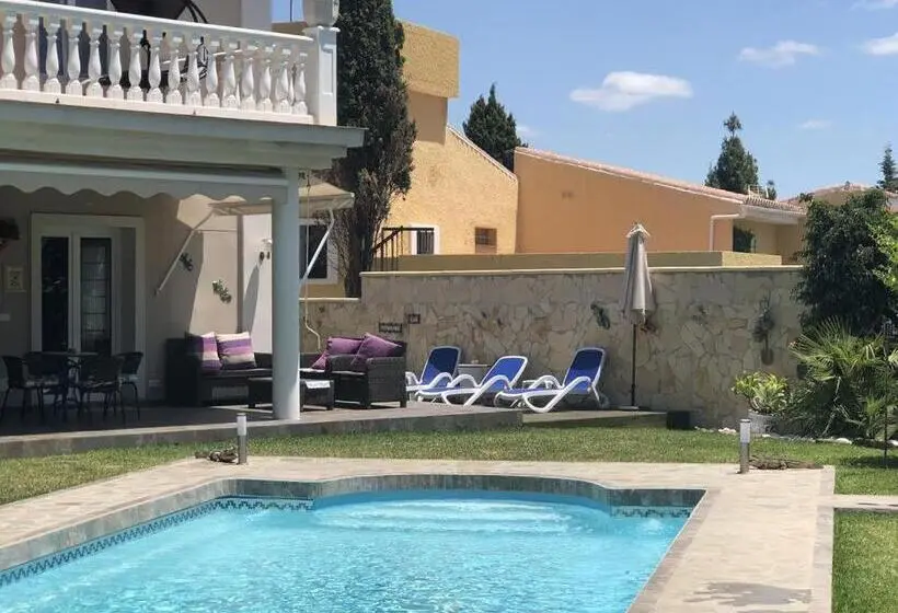 اتاق استاندارد سه نفره, Villa Paraisos