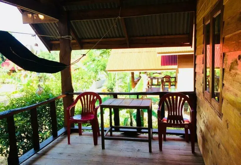 デラックスバンガロー, Gardenhomeresortkohjum