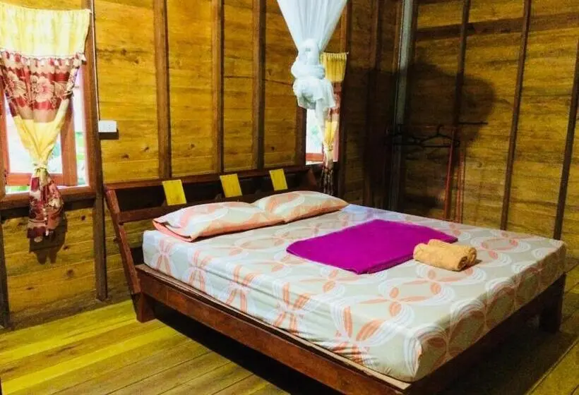 デラックスバンガロー, Gardenhomeresortkohjum