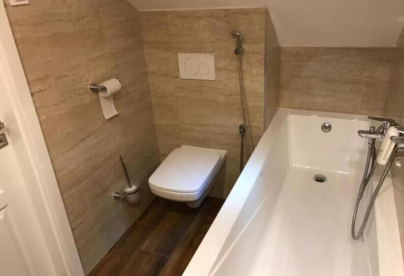 スーペリアトリプルルーム, Centercity Apartments