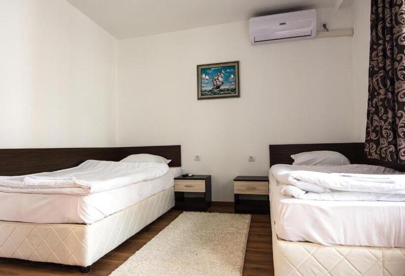 バス共有のスタンダードルーム, Guest Rooms Old Captain