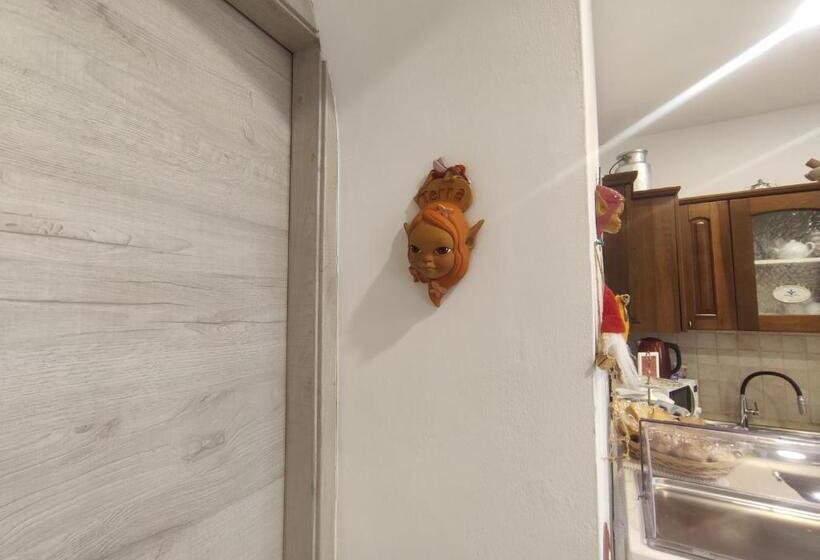 חדר דחוקס עם מיטת קינג, B&b Elfo Degli Ulivi