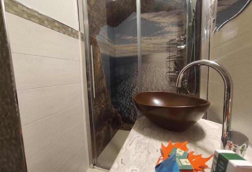 חדר דחוקס עם מיטת קינג, B&b Elfo Degli Ulivi