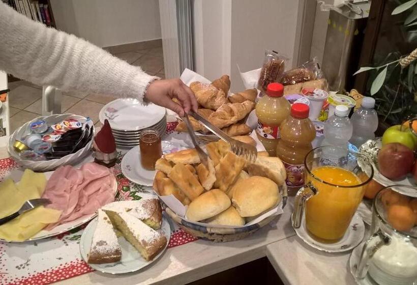 غرفة قياسية مطلّة علي الحديقة, B&b Elfo Degli Ulivi