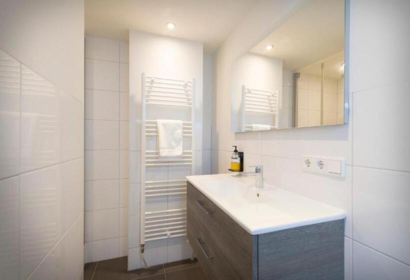 شقة غرفة واحدة, Uylenhof