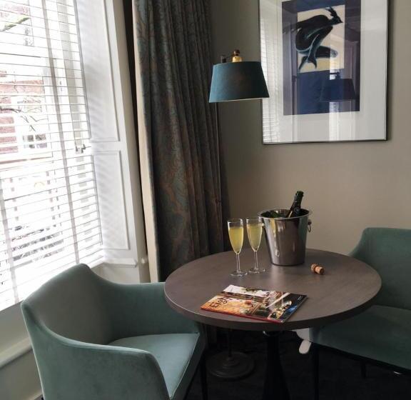 غرفة قياسية, Uylenhof