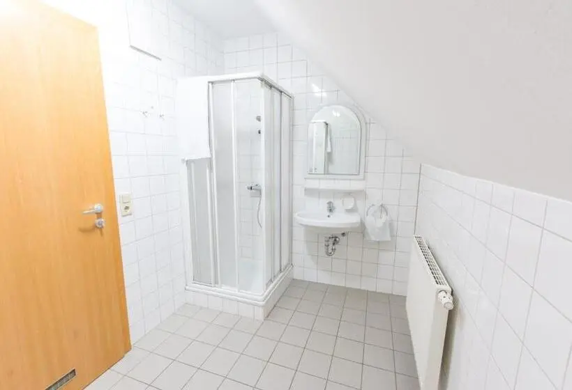 浴室共有スタンダード４人用ルーム, Jugendgästehaus Ulrichsberg
