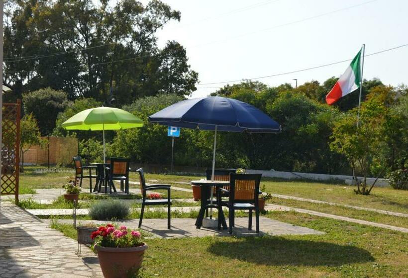 スタンダードスタジオ, La Maison Di Zia Annina In Sardegna