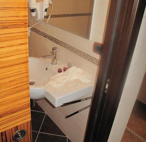 デラックスルーム, Marilyn