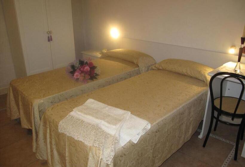 デラックスルーム, Marilyn