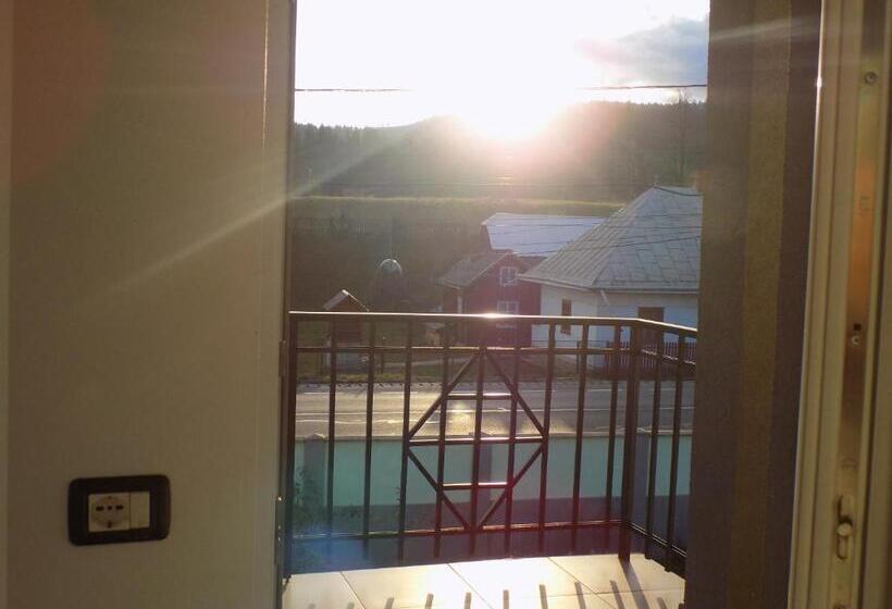 스탠다드 룸 킹사이즈 침대, Sweet Home Bucovina Frasin Petreceri Private Si Majorate