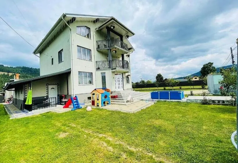 スリーベッドルーム　ヴィラ, Sweet Home Bucovina Frasin Petreceri Private Si Majorate