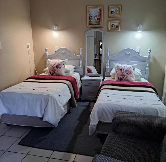 חדר אקונומי, At Home Bb