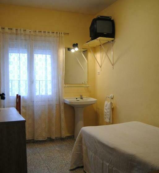 اتاق استاندارد یک تخته با سرویس بهداشتی مشترک, Hostal ávila