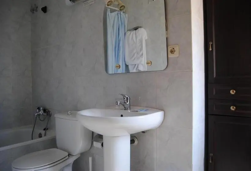 スタンダードルーム, Hostal ávila