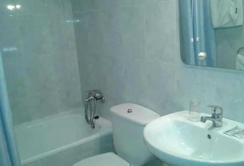 スタンダードルーム, Hostal ávila