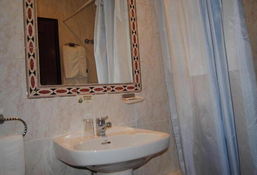 غرفة قياسية, Hostal ávila