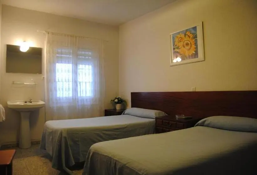 バス共有のスタンダードルーム, Hostal ávila