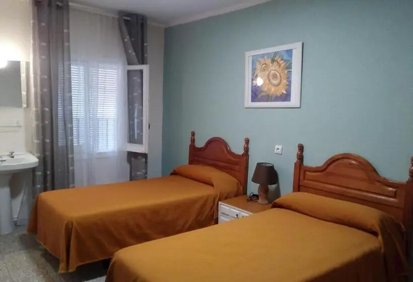 バス共有のスタンダードルーム, Hostal ávila