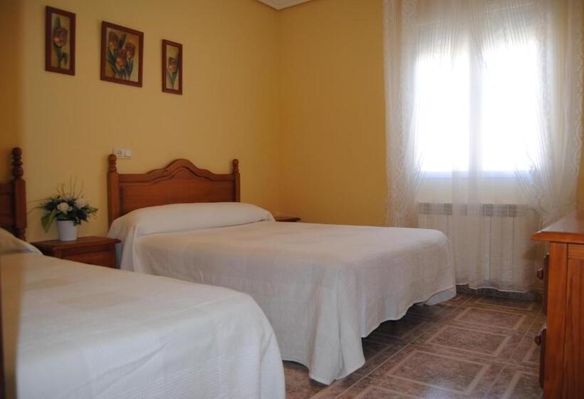 اتاق استاندارد سه نفره, Hostal ávila