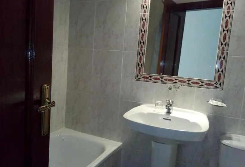 スタンダード4人部屋, Hostal ávila