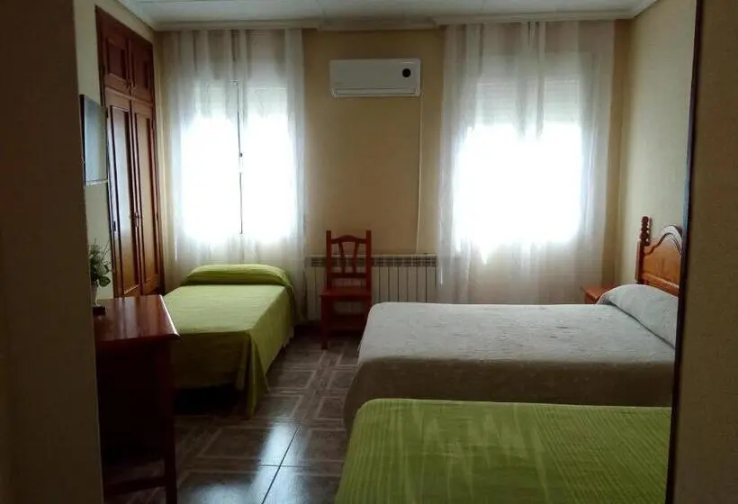 スタンダード4人部屋, Hostal ávila
